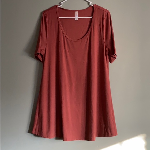 LuLaRoe Tops - LulaRoe Perfect T